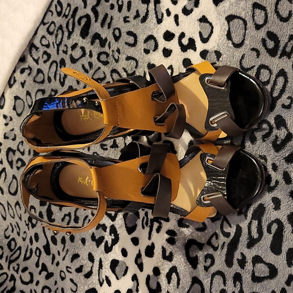 Lamb black and brown 10m heels